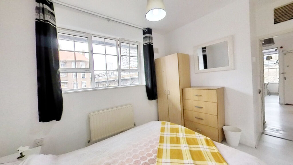 Lakeland-Estate-London-002-09032020_175817
