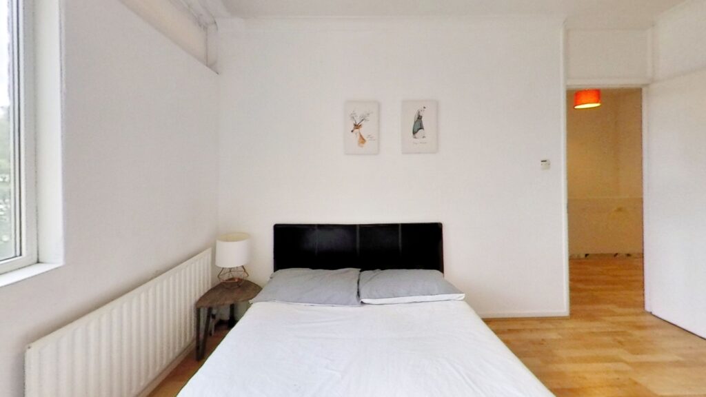 Lakeland-Estate-London-Bedroom(1)