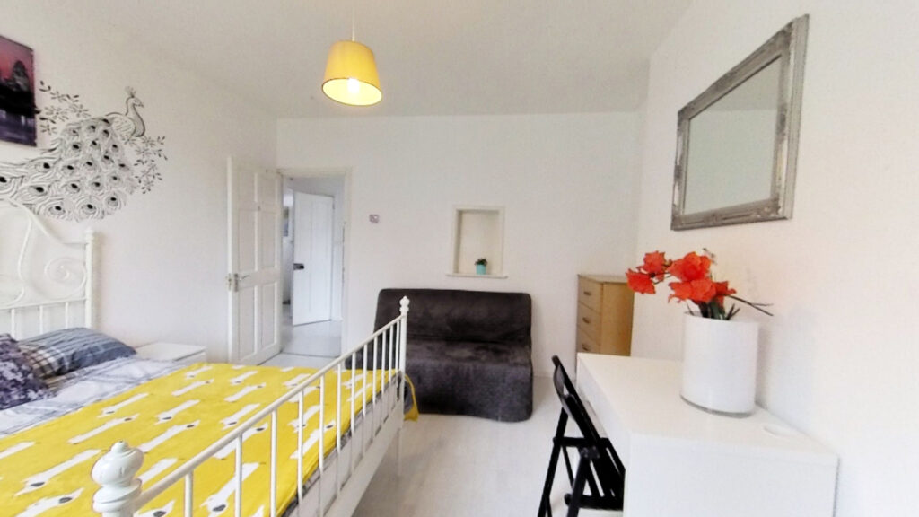 Lakeland-Estate-London-002-09032020_183917