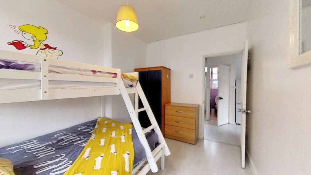 Lakeland-Estate-London-002-09032020_184231